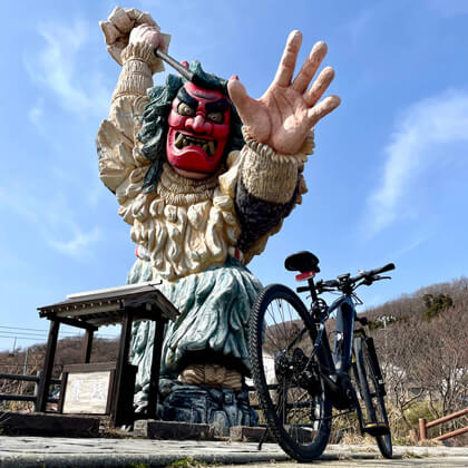 秋田県男鹿市 / なまはげ立像