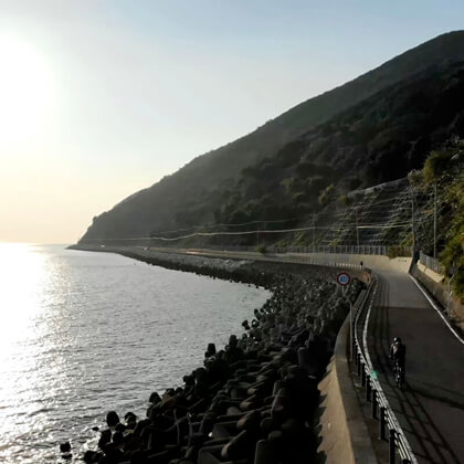 兵庫県洲本市 / 約12kmの海沿い道路